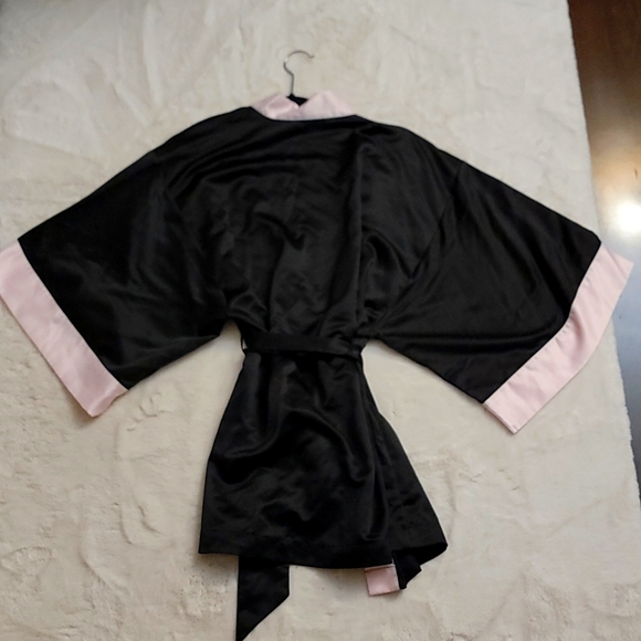 Victoria Secret Robe - Picture 3 of 5